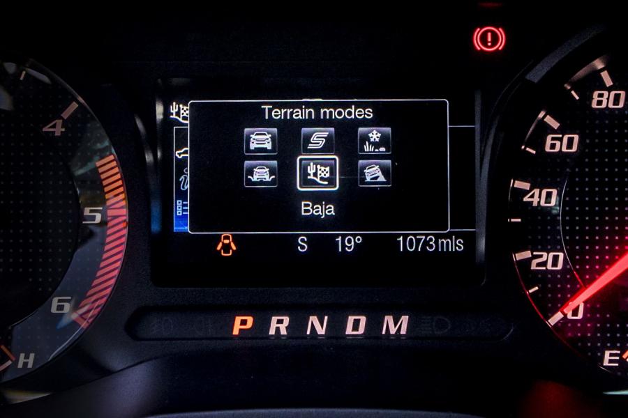 Детали интерьера Ford Ranger Raptor 2018 года  (EU) (фото 115 из 144)